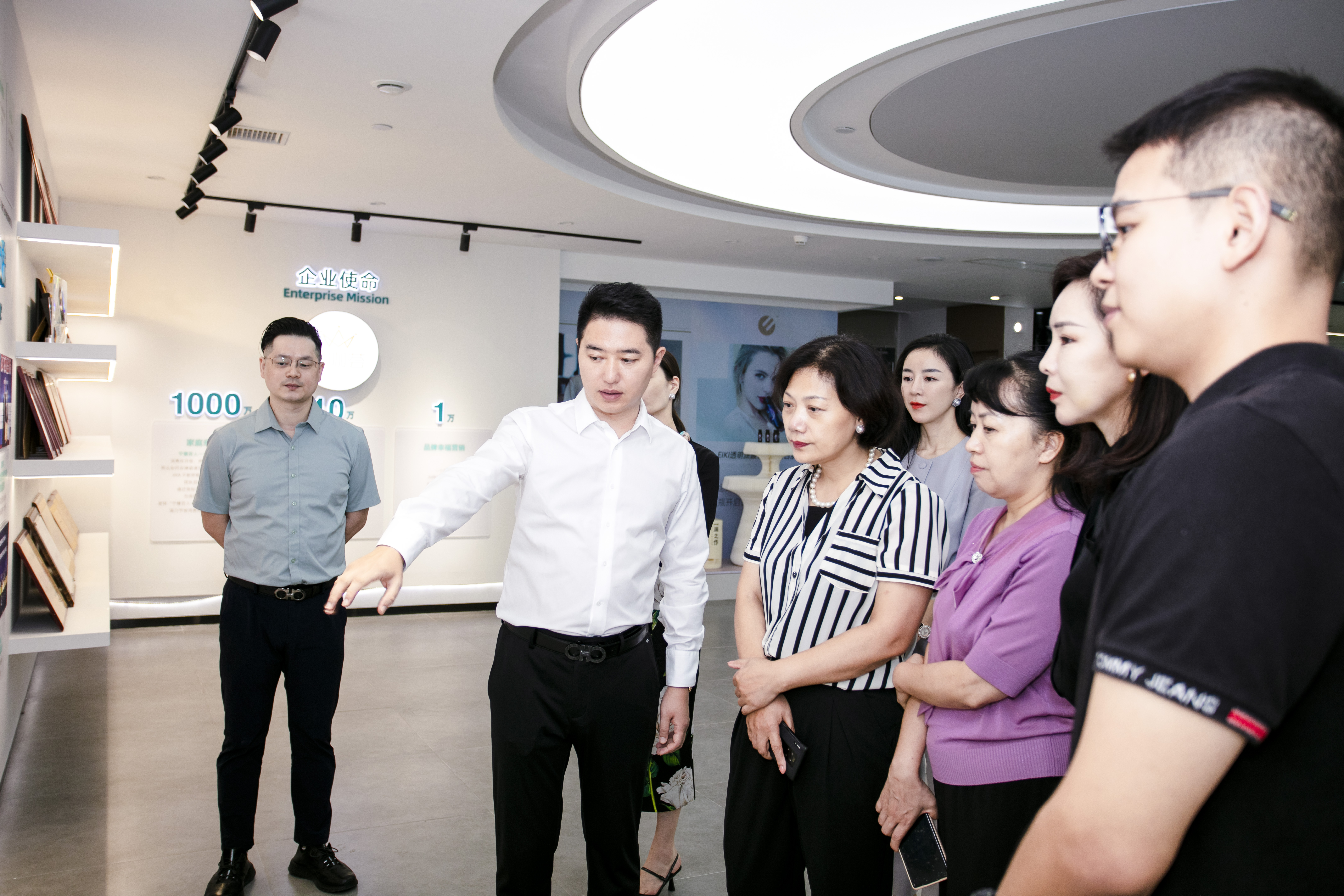 湖南省妇联主席一行莅临XKA调研指导女性创新创业工作